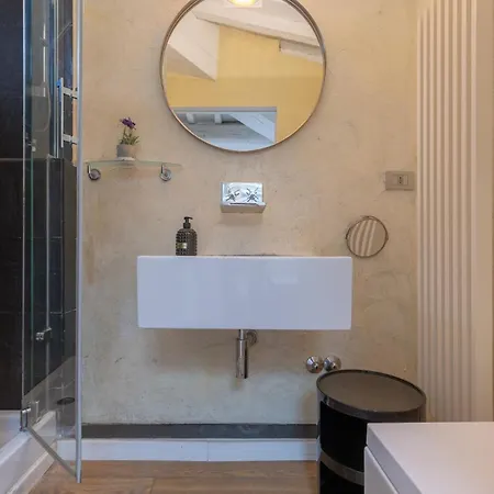 Loft 2 Steps By Duomo Cathedral דירה פירנצה